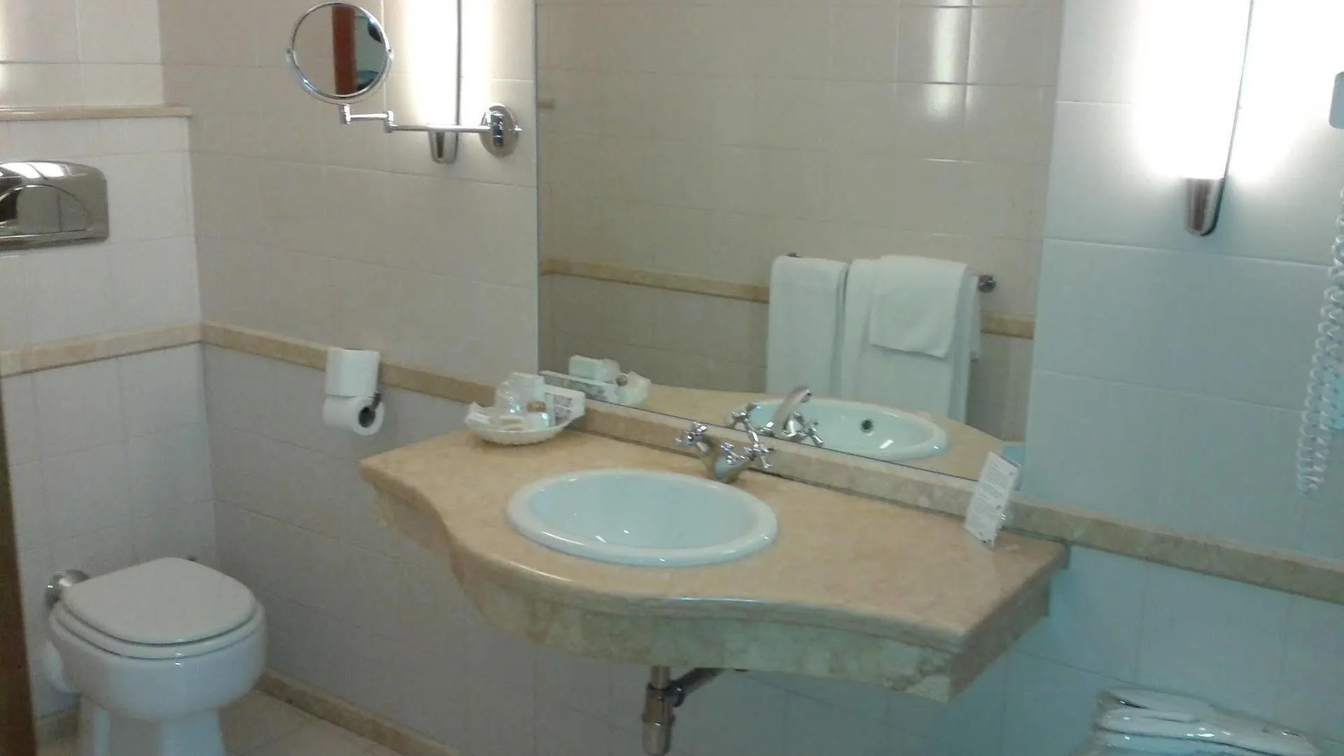 Hotel Due Colonne Cagliari 3*,